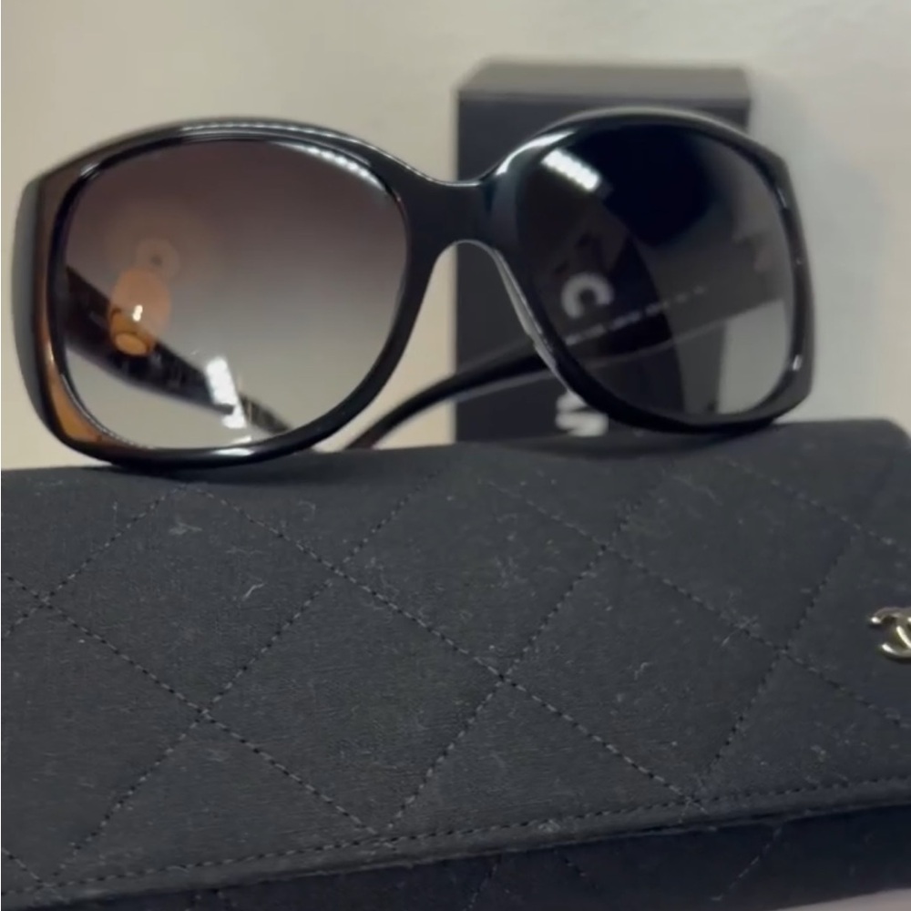 CHANEL Sunglasses - Picture 2 of 10